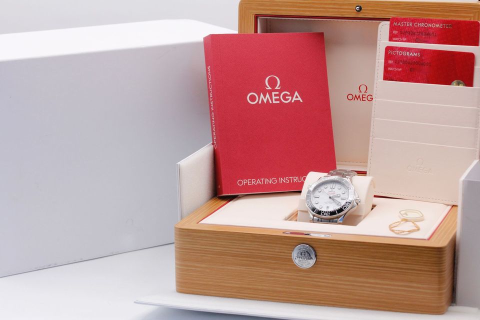 Omega Seamaster Diver 300m 210.30.42.20.04.001 Image 5